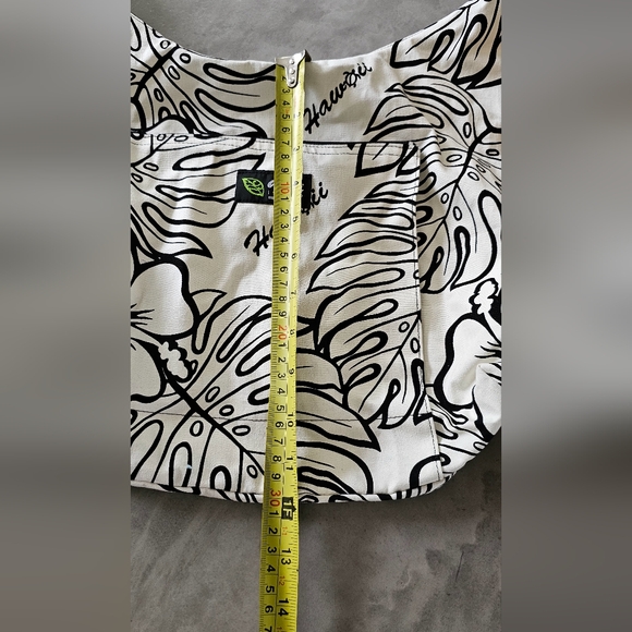 💚10 for $10💚 Cute Hawaiian shoulder bag - Picture 4 of 4